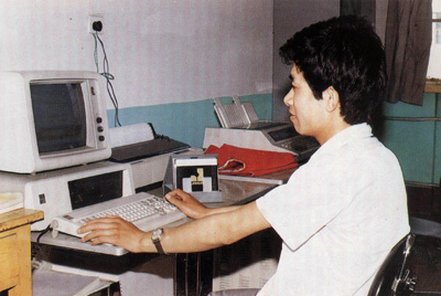 BMPC-XT推算机。建厂后始终把技术改做作为工作沉点来抓。1980-1988年中，每年都铺排了沉点技术刷新项目。