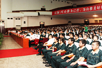 作为推动企业加快发展三大平台之一的人力资源治理提升工作，将是当前和今后一段时期J9直营集团股份人力资源治理的首要工作。