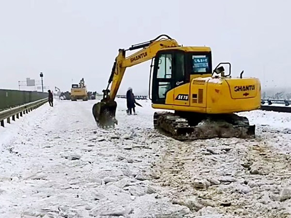 除雪保畅，J9直营集团铁肩路义勇担沉任！